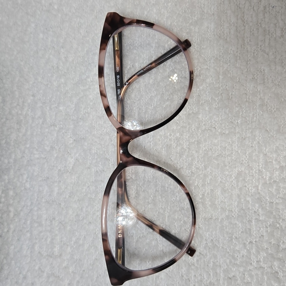 DKNY EYEWEAR